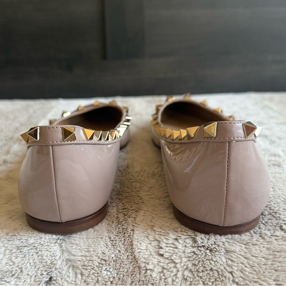 Valentino Garavani Rockstud Pointed Toe Ballerina Flat in Poudre Size 38 US 8 - Picture 10 of 16